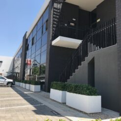 Alternative view of THE 500 CUBE TROUGH