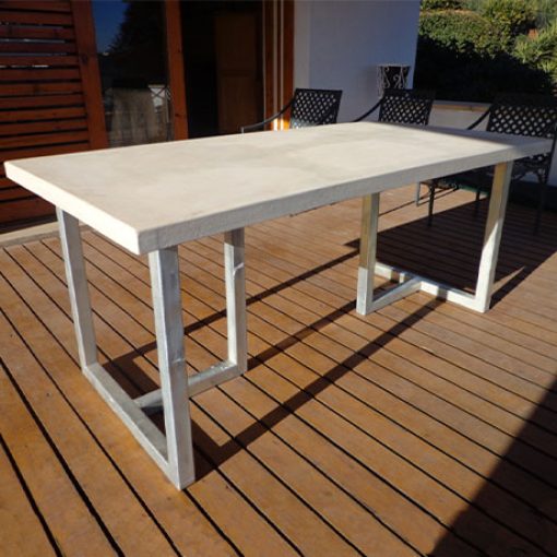 The Hyde Park Table